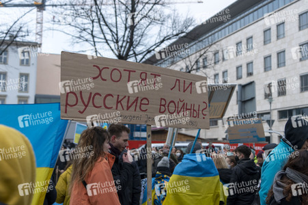 Großdemonstration gegen den Krieg in der Ukraine in Berlin