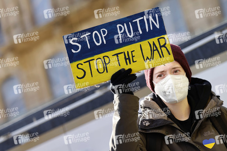 Demonstration gegen den Krieg in der Ukraine in Köln