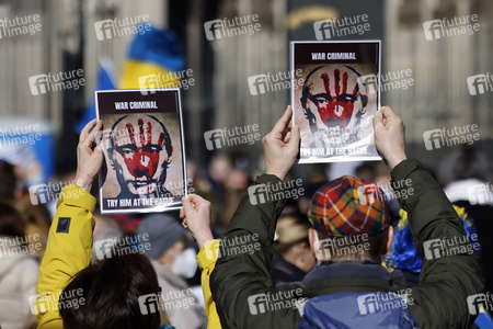 Demonstration gegen den Krieg in der Ukraine in Köln