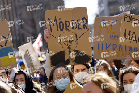 Demonstration gegen den Krieg in der Ukraine in Köln