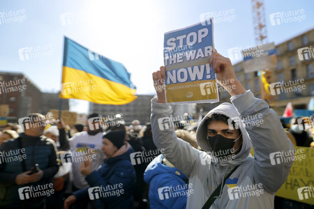 Demonstration gegen den Krieg in der Ukraine in Köln