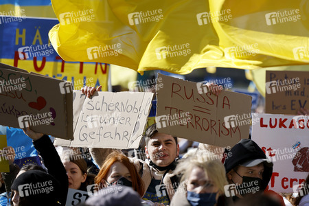 Demonstration gegen den Krieg in der Ukraine in Köln