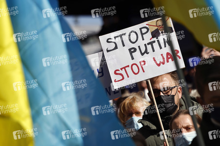 Demonstration gegen den Krieg in der Ukraine in Köln