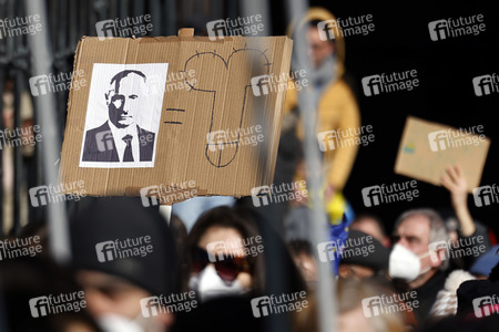 Demonstration gegen den Krieg in der Ukraine in Köln