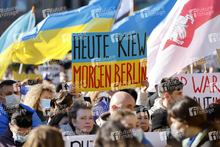Demonstration gegen den Krieg in der Ukraine in Köln