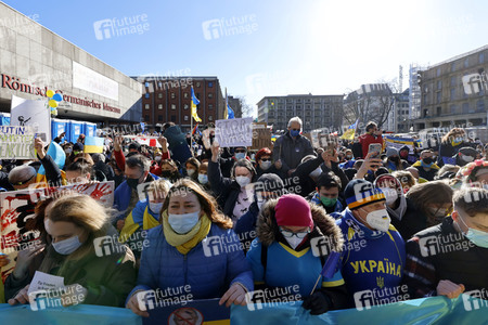 Demonstration gegen den Krieg in der Ukraine in Köln