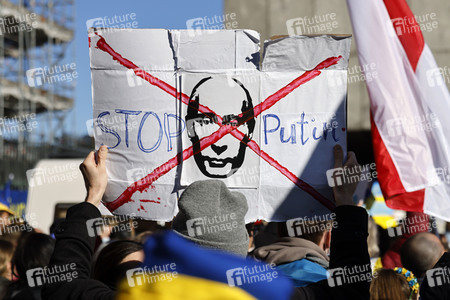 Demonstration gegen den Krieg in der Ukraine in Köln