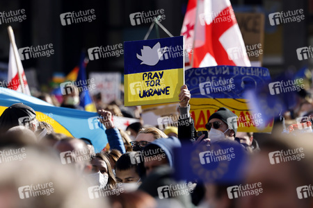 Demonstration gegen den Krieg in der Ukraine in Köln