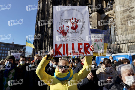 Demonstration gegen den Krieg in der Ukraine in Köln