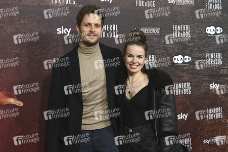 Serienpremiere 'Funeral for a Dog' in München