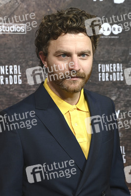 Serienpremiere 'Funeral for a Dog' in München