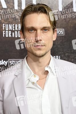 Serienpremiere 'Funeral for a Dog' in München