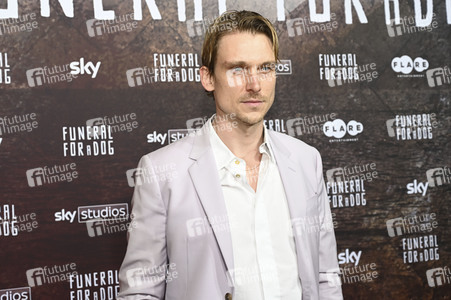 Serienpremiere 'Funeral for a Dog' in München