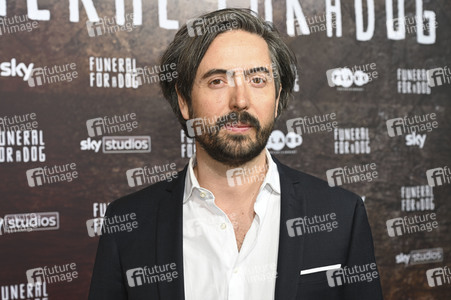 Serienpremiere 'Funeral for a Dog' in München