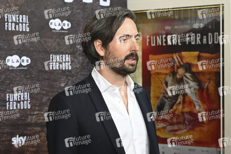 Serienpremiere 'Funeral for a Dog' in München