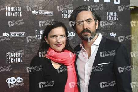 Serienpremiere 'Funeral for a Dog' in München