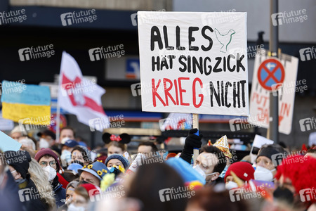 Friedensdemo am Rosenmontag in Köln