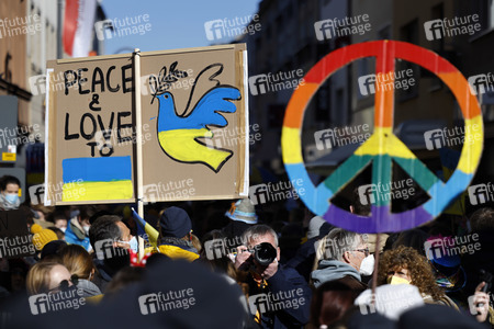 Friedensdemo am Rosenmontag in Köln