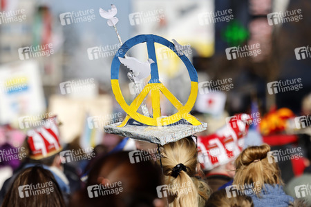 Friedensdemo am Rosenmontag in Köln