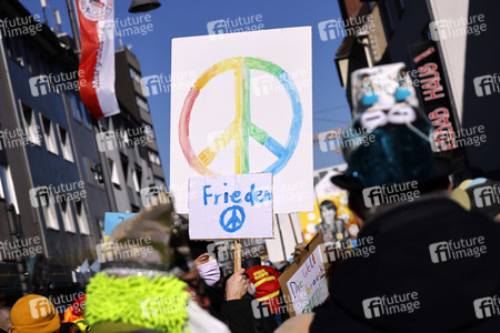 Friedensdemo am Rosenmontag in Köln