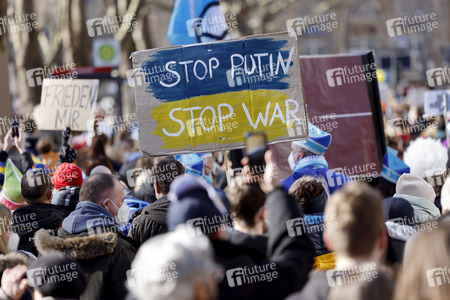 Friedensdemo am Rosenmontag in Köln