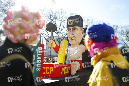 Friedensdemo am Rosenmontag in Köln