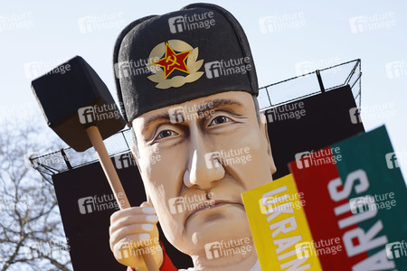 Friedensdemo am Rosenmontag in Köln