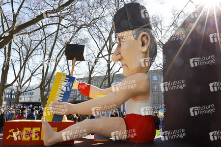 Friedensdemo am Rosenmontag in Köln