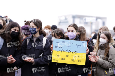 Fridays for Future Demo gegen den Krieg in der Ukraine in Berlin
