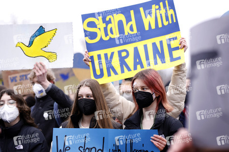 Fridays for Future Demo gegen den Krieg in der Ukraine in Berlin