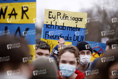 Fridays for Future Demo gegen den Krieg in der Ukraine in Berlin
