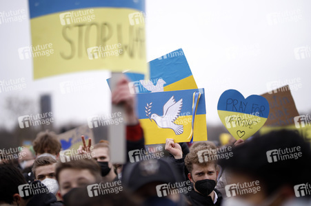 Fridays for Future Demo gegen den Krieg in der Ukraine in Berlin