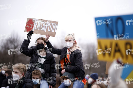Fridays for Future Demo gegen den Krieg in der Ukraine in Berlin