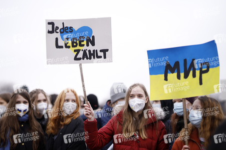 Fridays for Future Demo gegen den Krieg in der Ukraine in Berlin
