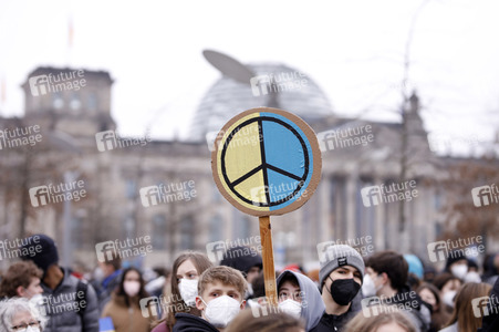 Fridays for Future Demo gegen den Krieg in der Ukraine in Berlin