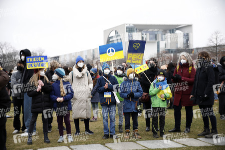Fridays for Future Demo gegen den Krieg in der Ukraine in Berlin