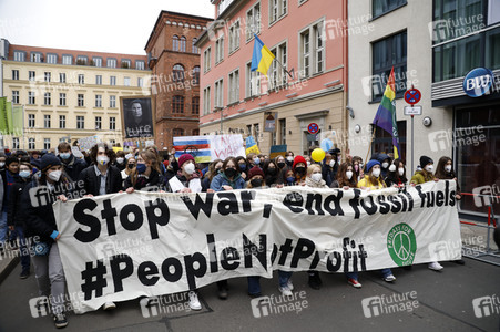 Fridays for Future Demo gegen den Krieg in der Ukraine in Berlin