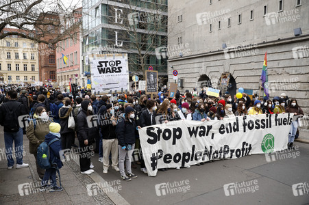 Fridays for Future Demo gegen den Krieg in der Ukraine in Berlin