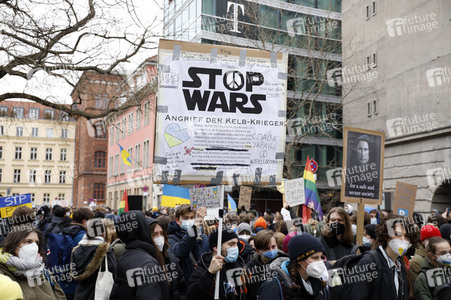 Fridays for Future Demo gegen den Krieg in der Ukraine in Berlin