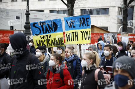 Fridays for Future Demo gegen den Krieg in der Ukraine in Berlin