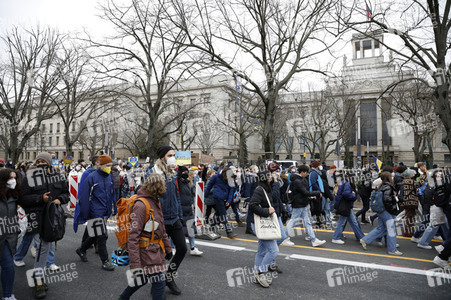 Fridays for Future Demo gegen den Krieg in der Ukraine in Berlin