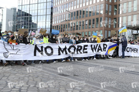 Fridays for Future Demo gegen den Krieg in der Ukraine in Hamburg