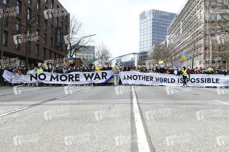 Fridays for Future Demo gegen den Krieg in der Ukraine in Hamburg