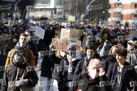 Fridays for Future Demo gegen den Krieg in der Ukraine in Hamburg