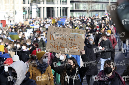 Fridays for Future Demo gegen den Krieg in der Ukraine in Hamburg