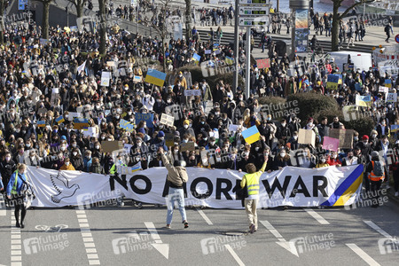Fridays for Future Demo gegen den Krieg in der Ukraine in Hamburg