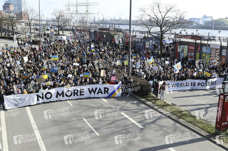 Fridays for Future Demo gegen den Krieg in der Ukraine in Hamburg