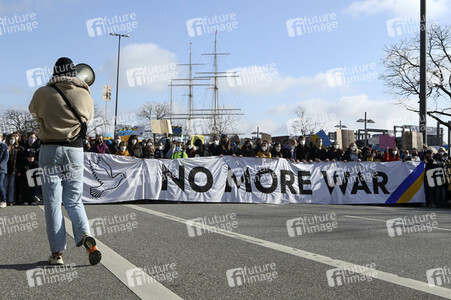 Fridays for Future Demo gegen den Krieg in der Ukraine in Hamburg