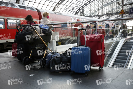 Ankunft ukrainischer Flüchtlinge auf dem Hauptbahnhof Berlin