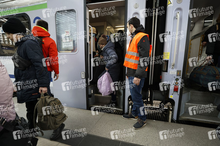 Ankunft ukrainischer Flüchtlinge auf dem Hauptbahnhof Berlin